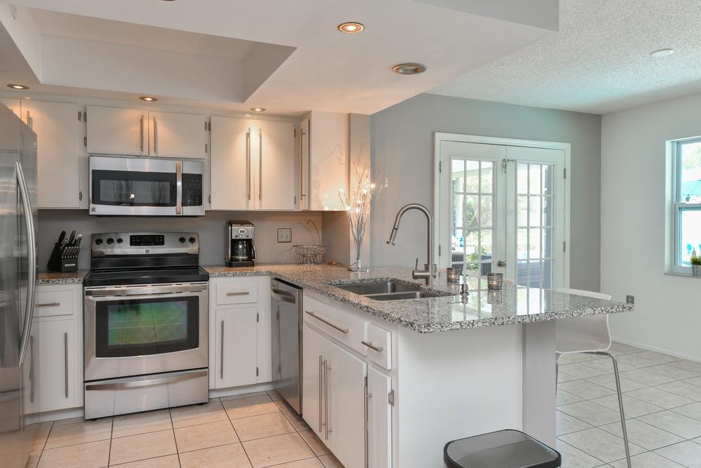 Contemporary Pool Villa II - Private Beach - Heated Pool - Free Wifi - thumb 2