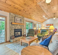 Cottage with Views, 8 Mi to Cataloochee Ski Area - Accommodation Rooms