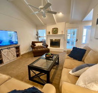 Cozy & Quiet 4BD Home Perfect for Family Vacation - Accommodation Rooms