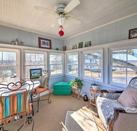 Cozy Augusta Home with Porch-Walk to Katy Trail - Accommodation Rooms