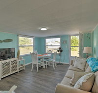 Cozy Coastal Haven 3.5 Mi to Englewood Beach - Accommodation Rooms
