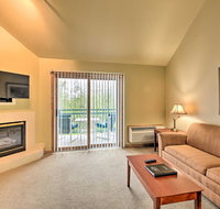 Cozy Getaway Steps to Geneva Lake Waterfront! - Accommodation Rooms