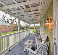 Cozy Pass Christian House with Porch Steps From Beach - Accommodation Rooms