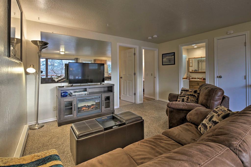 Cozy Retreat With Fire Pit - Near Mendenhall Glacier - thumb 2