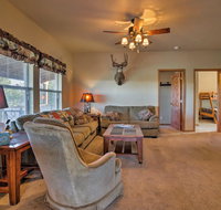 Cozy Ski Cabin with Deck Near Taos Ski Valley! - Accommodation Rooms