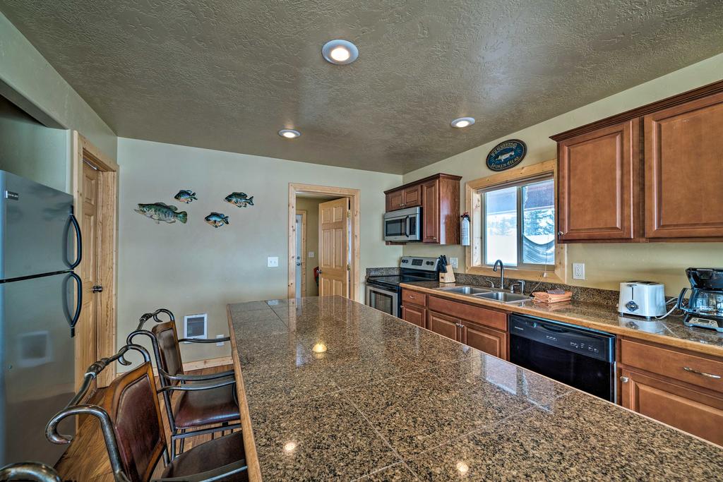 Custom Log Cabin With Views - 12 Min To Yellowstone! - thumb 3