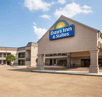Days Inn  Suites by Wyndham Tyler - Accommodation Rooms