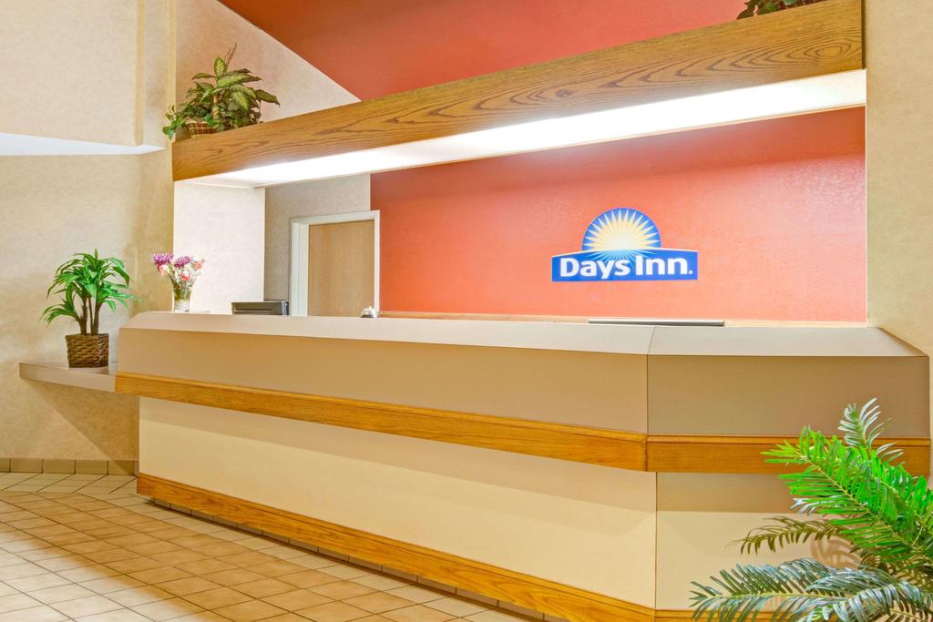 Days Inn By Wyndham Olathe Medical Center - thumb 3