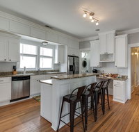 Downtown Home Centrally Located - Accommodation Rooms