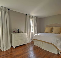 East Hampton House with Private Pool - 5 min to Beach - Accommodation Rooms