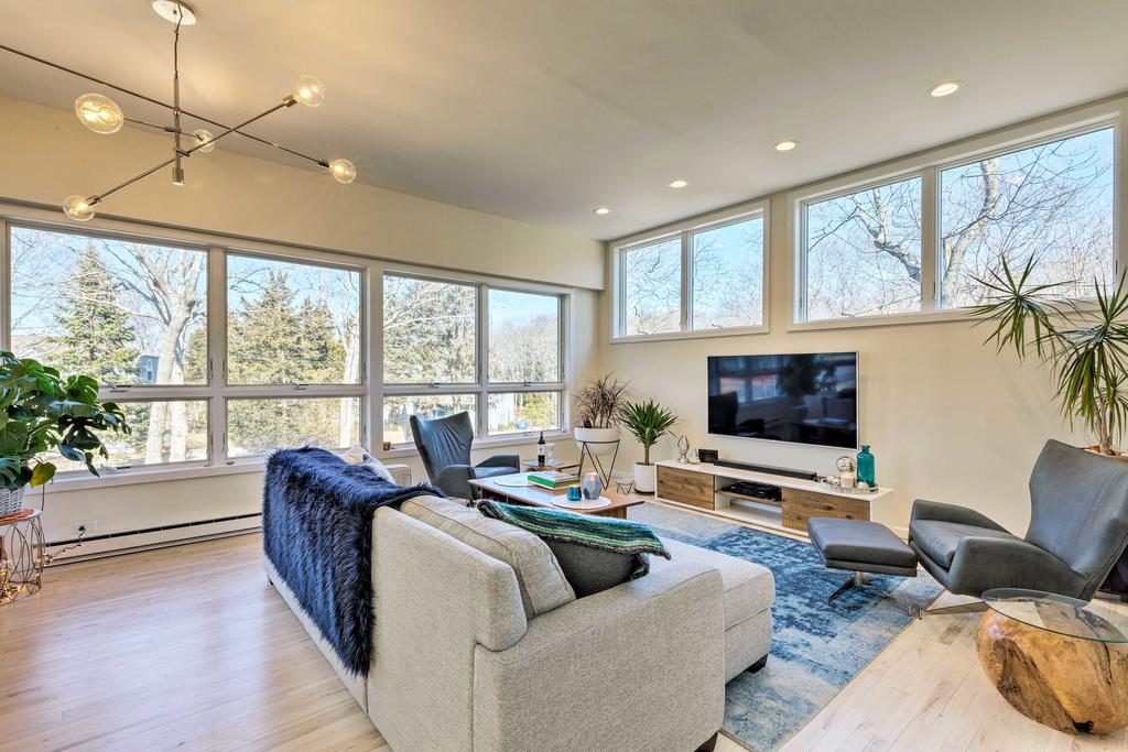 East Hampton Luxury - Home With Upscale Pool And Marina - thumb 1