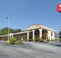 Econo Lodge Inn  Suites - Accommodation Rooms