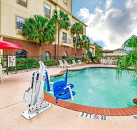 Econo Lodge Inn & Suites Beaumont - Accommodation Rooms