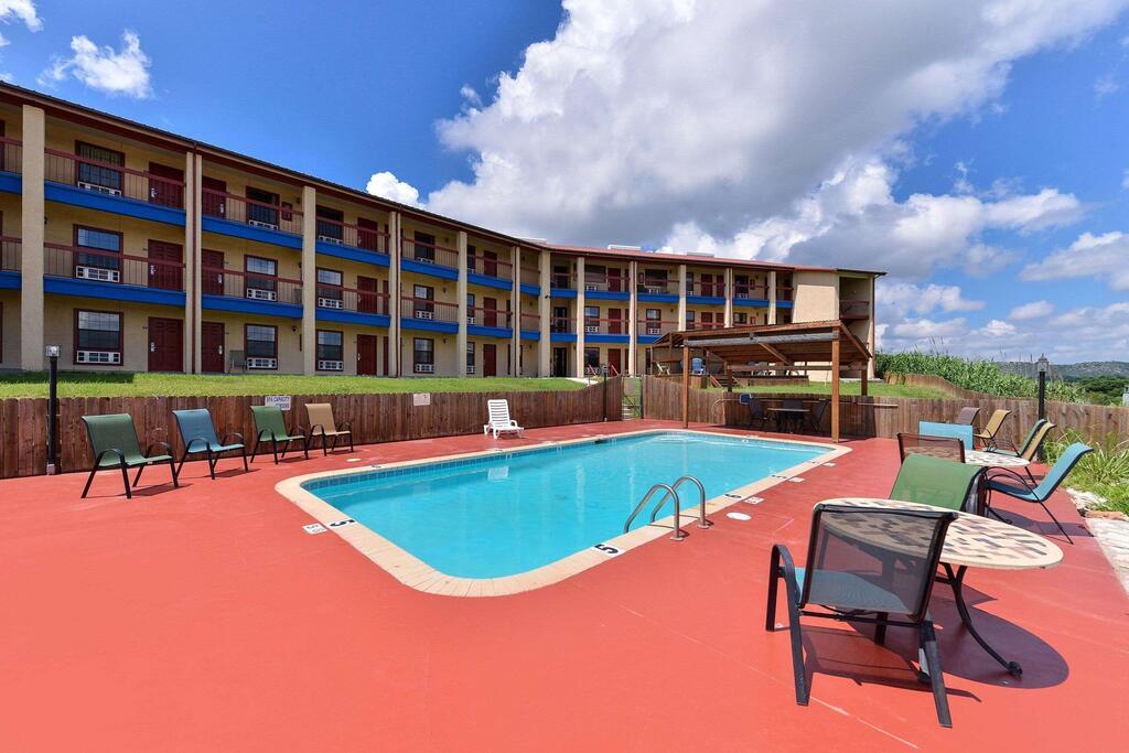 Econo Lodge Junction - thumb 1