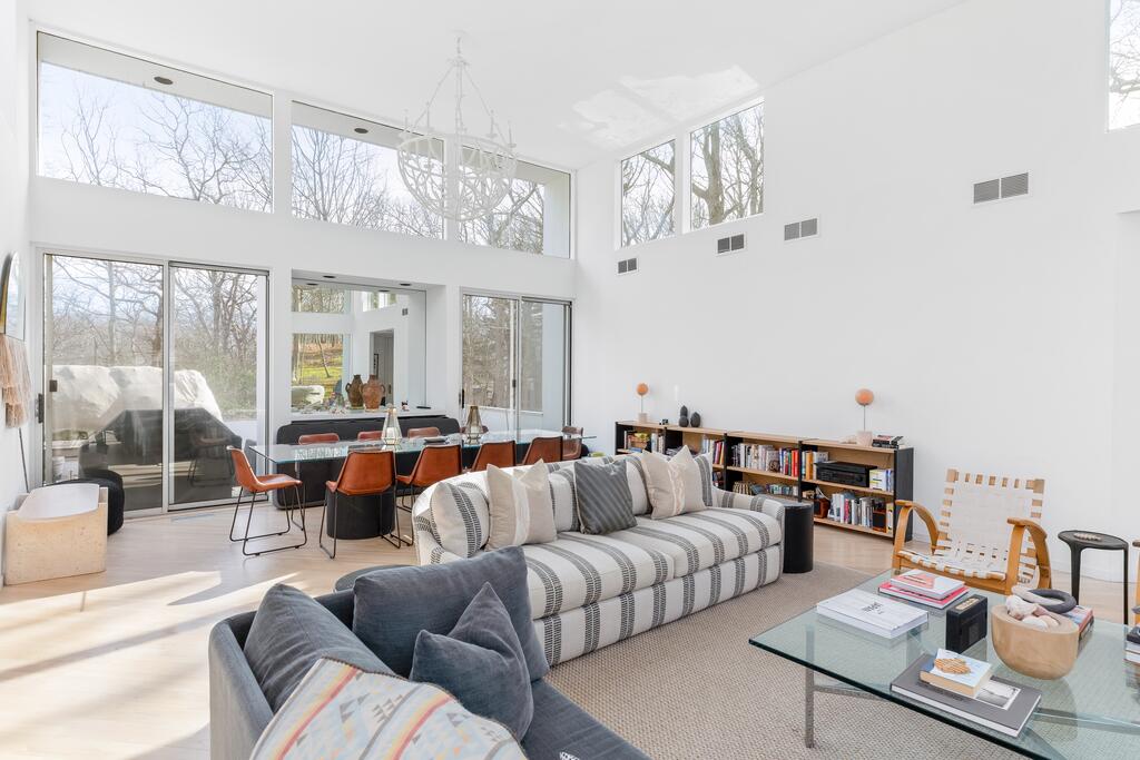 Elegant East Hampton Escape - thumb 1