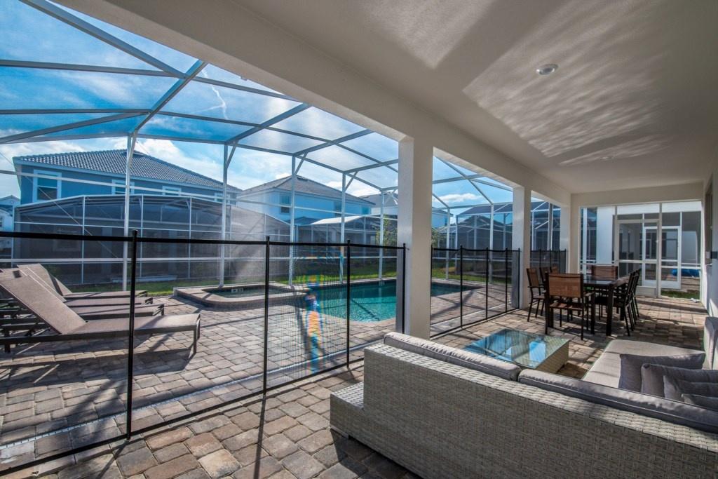 Entertain In Your Own Movie Theate Room - 8 Bdm Villa - thumb 0