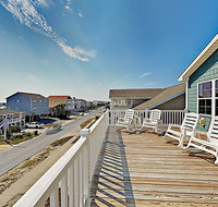 Expansive Beach Beauty W/ Private Pool & Balconies Home - Accommodation Rooms