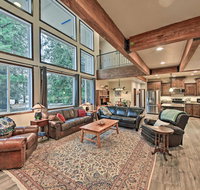 Expansive Group Lake House with Hot Tub  Pier - Accommodation Rooms