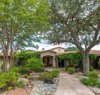 Family Friendly Ranch with Pool - Accommodation Rooms
