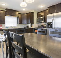 Fast Wifi, 8mi to Tinley Park Convention CTR, 4KTVs, Free parking, Sleeps 10 - Accommodation Rooms