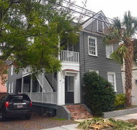 First Floor 3BD/2BA Condo 6 Blocks From King St - Accommodation Rooms