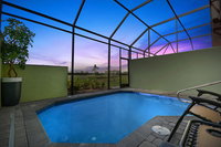 Five Bedrooms Pool and Spa Festival 321 Accommodation Rooms