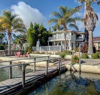 Four Bedroom Waterfront Home - Accommodation Rooms