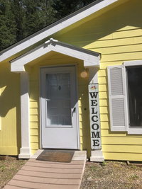 Glacier Cottage at Columbia Mountain Accommodation Rooms