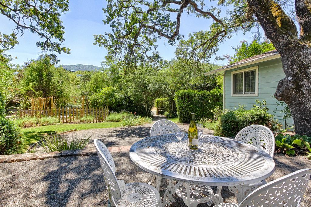 Glen Ellen Home With Lush Yard And Pool In Wine Country - thumb 1