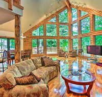 Golf Course Bellaire Home with Hot Tub  BBQ - Accommodation Rooms