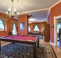 Governor's Mansion - downtown beautiful space pool table pets welcome - Accommodation Rooms