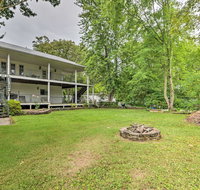 Grand Gilbertsville Getaway - Walk to Marina! - Accommodation Rooms