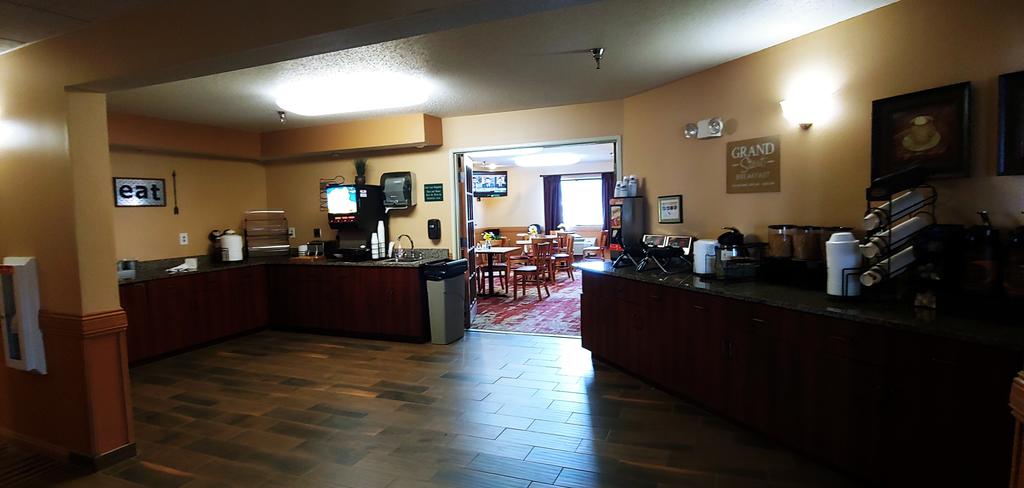 GrandStay Hotel & Suites - thumb 2