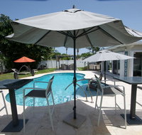 HEATED SALT WATER POOL BUNGALOW MINS FROM BEACH IN DEERFIELD BEACH - Accommodation Rooms