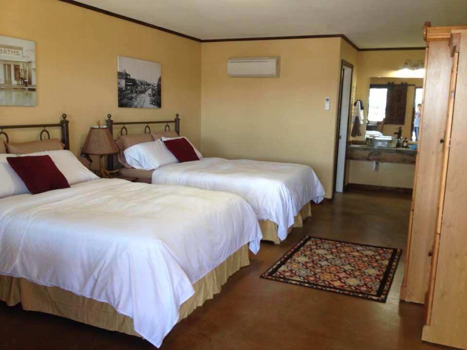 HH Creek Inn - thumb 1