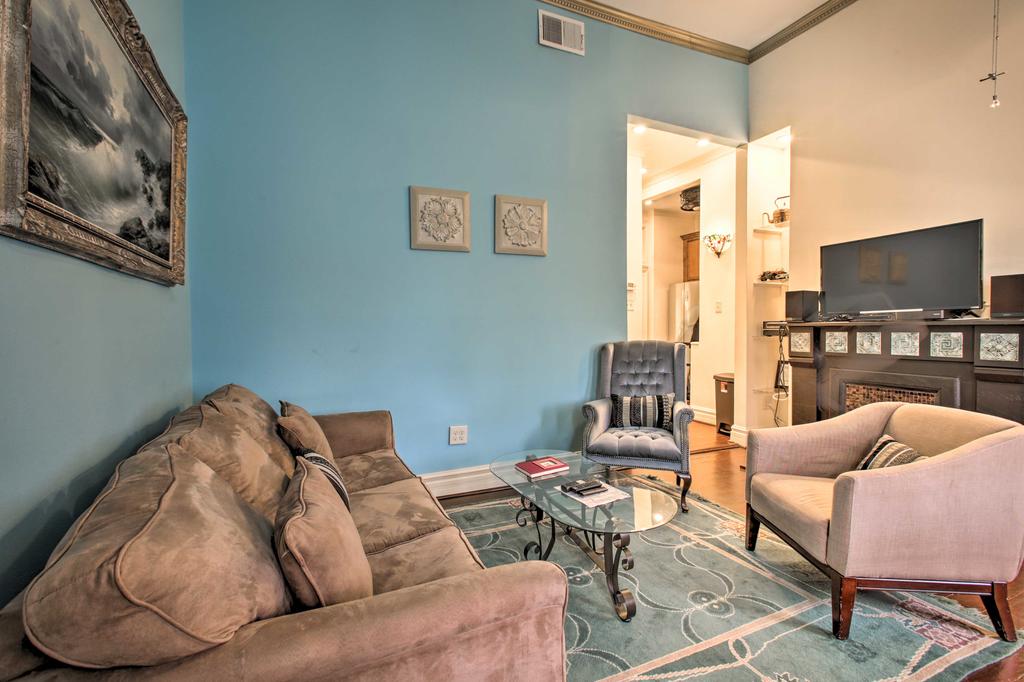 Historic Apt With Courtyard Off St Charles Ave! - thumb 3