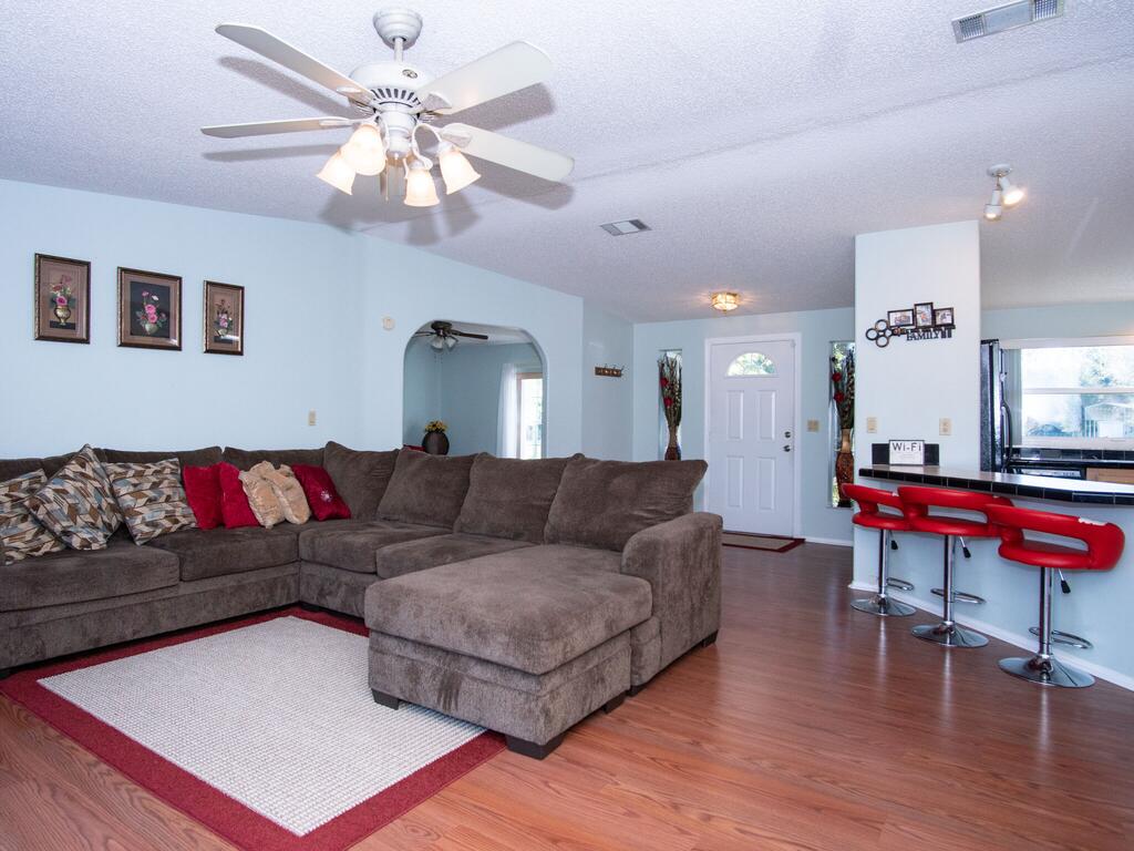 Holiday Home Zephyrhills - thumb 3