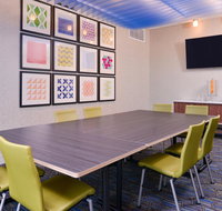 Holiday Inn Express  Suites - Olathe West - Accommodation Rooms