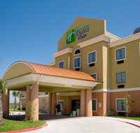Holiday Inn Express Hotel and Suites Kingsville - Accommodation Rooms