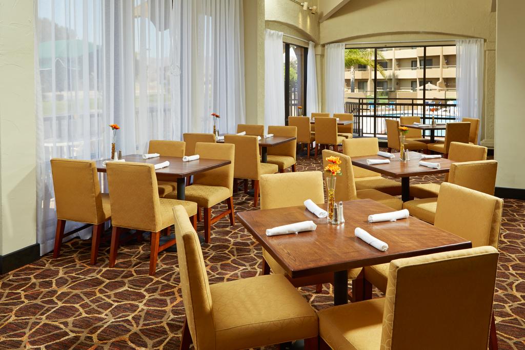 Holiday Inn Hotel & Suites Santa Maria - thumb 2