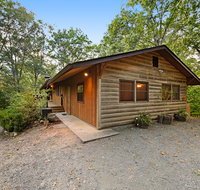 Hollow's End - Accommodation Rooms