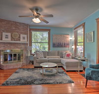 Home in Maple Park - Walk to Downtown and Lake Geneva - Accommodation Rooms