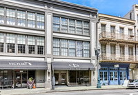 Hosteeva Huge 4-bedroom 2-living room Condo in the Heart of New Orleans Accommodation Rooms