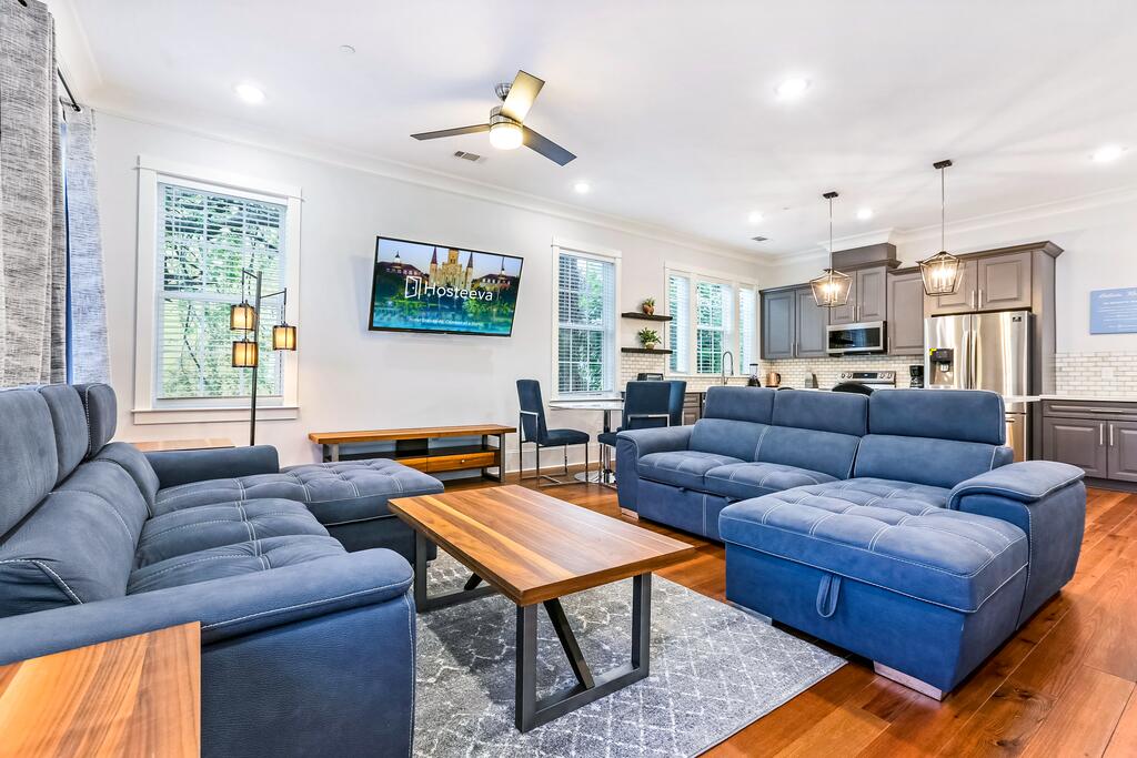 Hosteeva Luxury Spacious Condo Ideal For Family Gatherings & Special Occasions - thumb 2