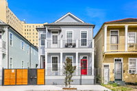 Hosteeva Pristine Brand New Construction Condo with Balcony Near French Quarter Accommodation Rooms