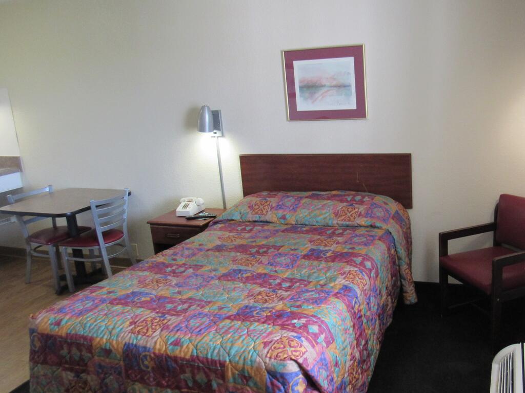 InTown Suites Extended Stay Chicago IL - Elk Grove - thumb 1