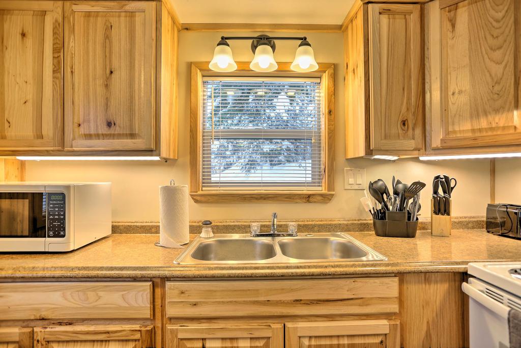 Island Park Cabin Near ATV Trails And Reservoir - thumb 2