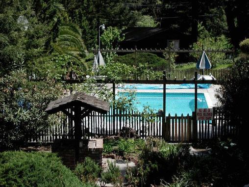 Jayes Timberlane Resort - thumb 1