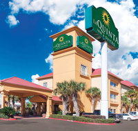 La Quinta by Wyndham Beaumont West - Accommodation Rooms