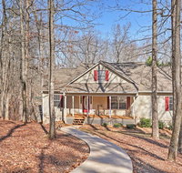 Lake Oconee Getaway with Game Room, Canoe, Boat Dock - Accommodation Rooms